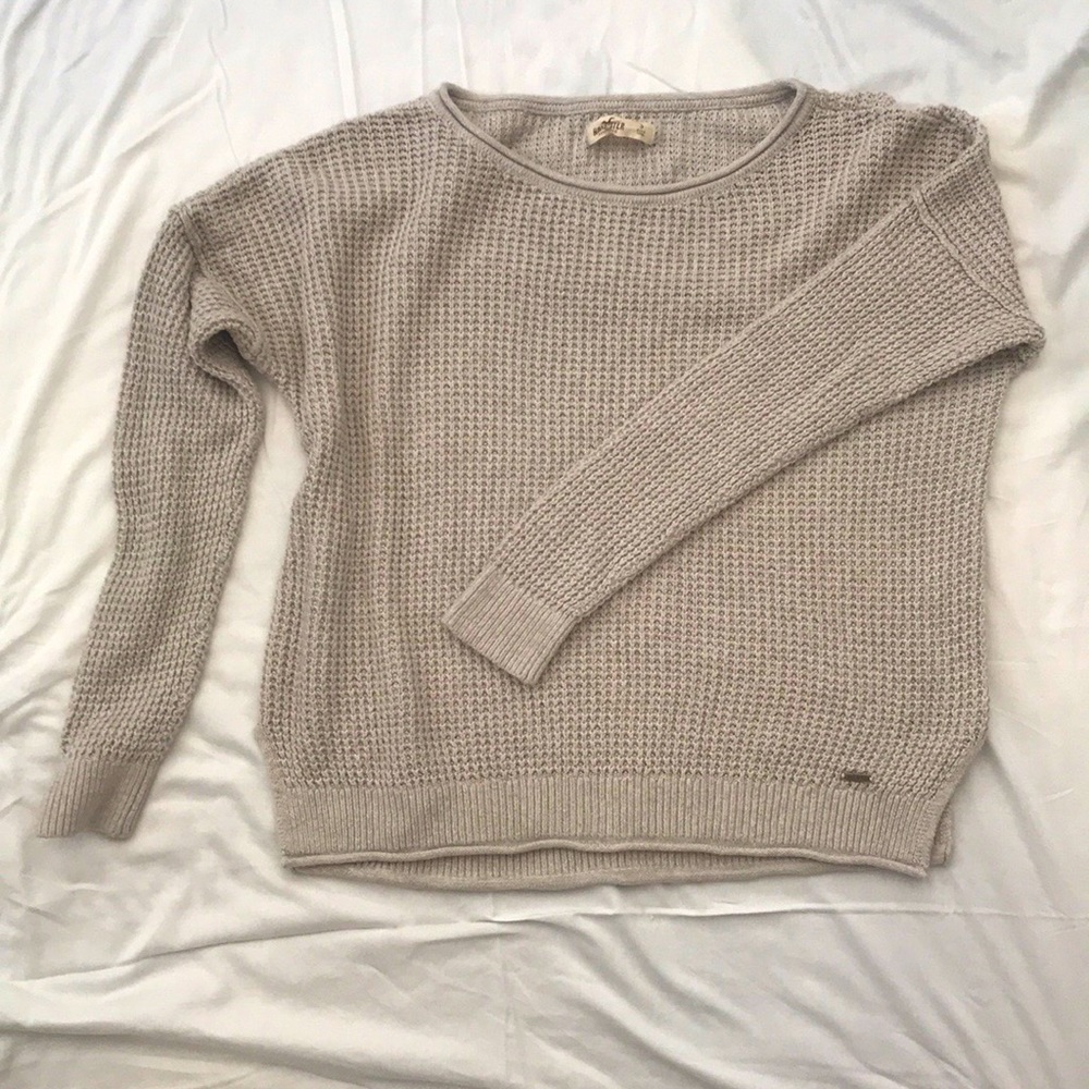 Hollister Small women’s tan knit sweater